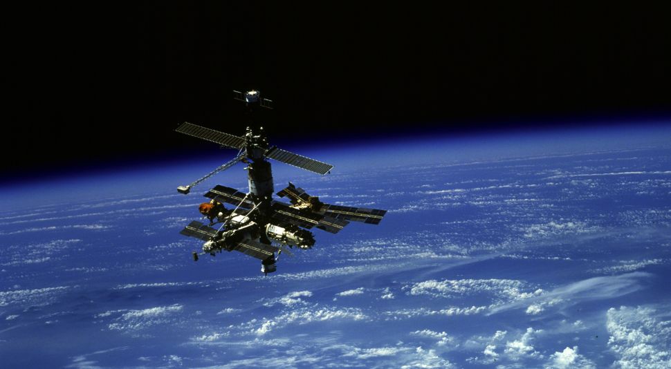 19 de fevereiro de 1986 A estacao espacial russa Mir foi lancada em orbita