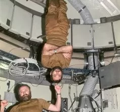 8 de fevereiro de 1974 Astronautas se despedem da Skylab