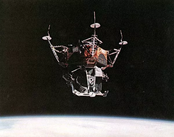 03 de marco de 1969 Apollo 9 lanca 1o voo de teste do modulo lunar