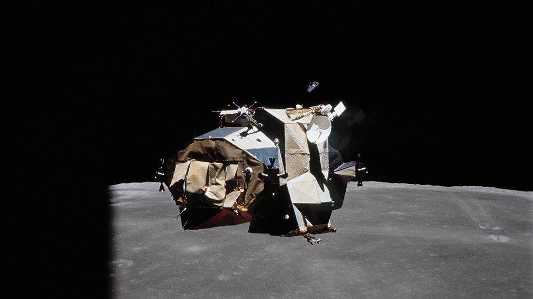16 de abril de 1972 Apollo 16 lancado para a Lua7