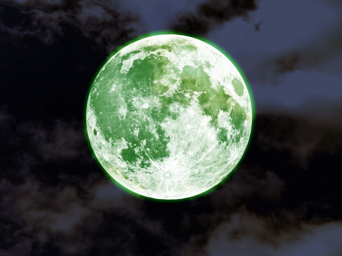 20 de abril de 2016 Lua fica verde