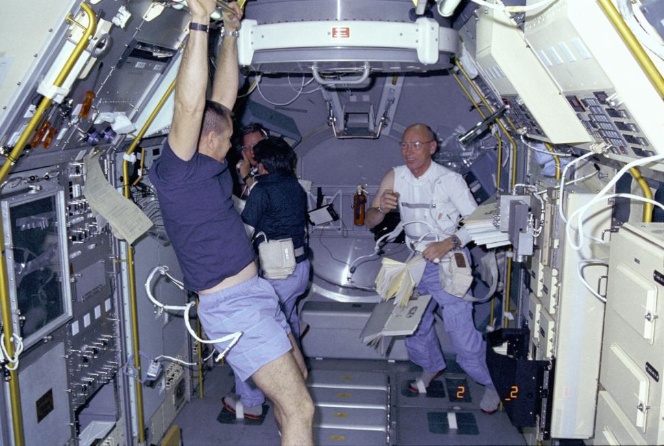 29 de abril de 1985 Spacelab europeu e lancado no onibus espacial Challenger