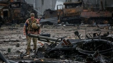 Clamor global contra assassinatos por crime de guerra perto de Kiev a medida que a linha de frente muda