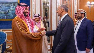 Presidente do Iemen cede poderes e Arabia Saudita pressiona pelo fim da guerra