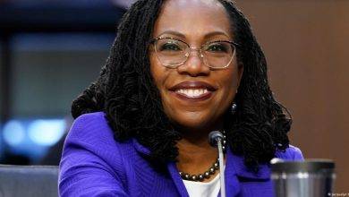 Senado confirma 1a mulher negra na Suprema Corte dos EUA
