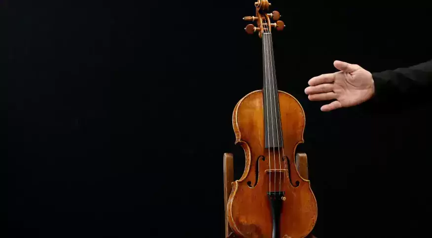 Violino com 3 seculos pode ser leiloado por R 52 milhoes na Franca