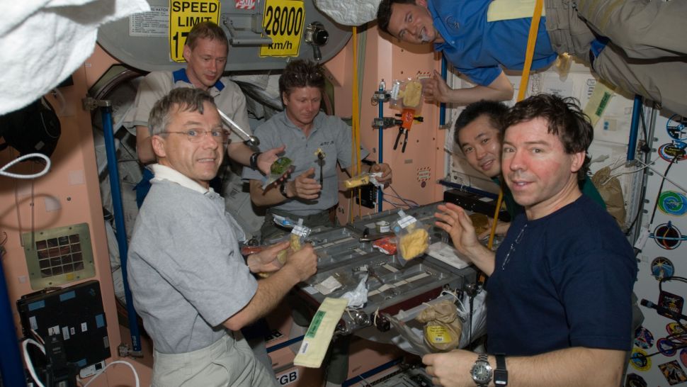 27 de maio de 2009 Expedition 20 dobra o tamanho da tripulacao da estacao espacial