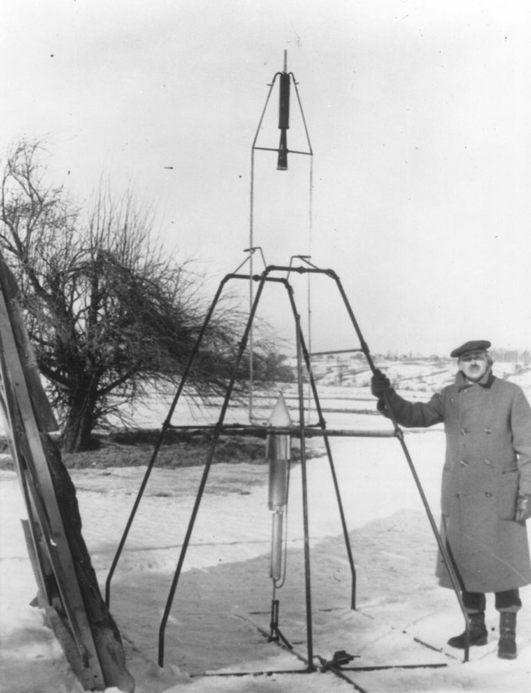 14 de junho de 1914 concedida a primeira patente de foguete movido a liquido