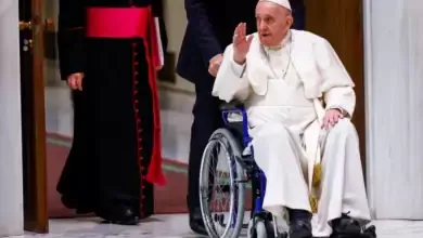 Papa Francisco nao celebrara missa de Corpus Christi por dores no joelho