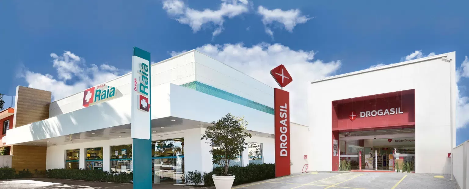 Rede RaiaDrogasil e Uber firmam parceria para delivery de farmacia em todo o Brasil