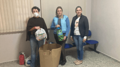 Servidoras do IFRS – Campus Erechim realizaram a entrega das tampinhas do projeto Tampinha Legal a ADAU