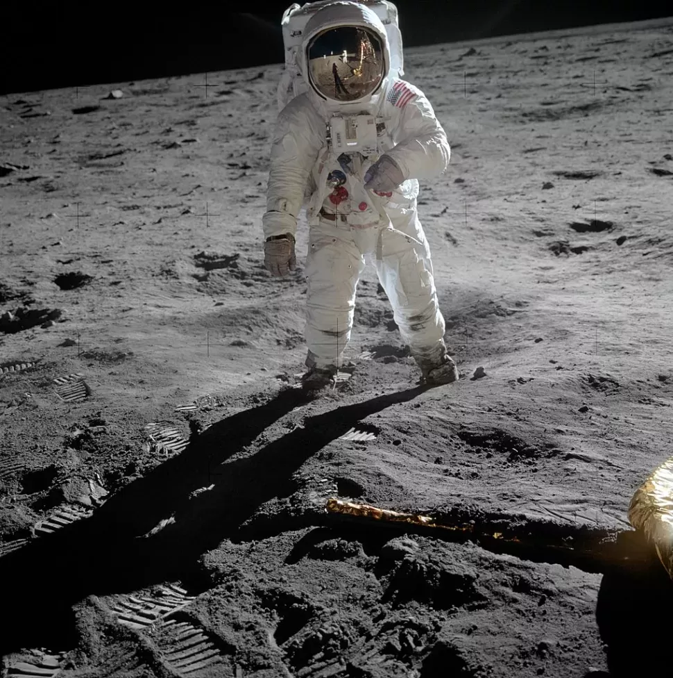 20 de julho de 1969 Astronautas fazem o primeiro passeio pela lua