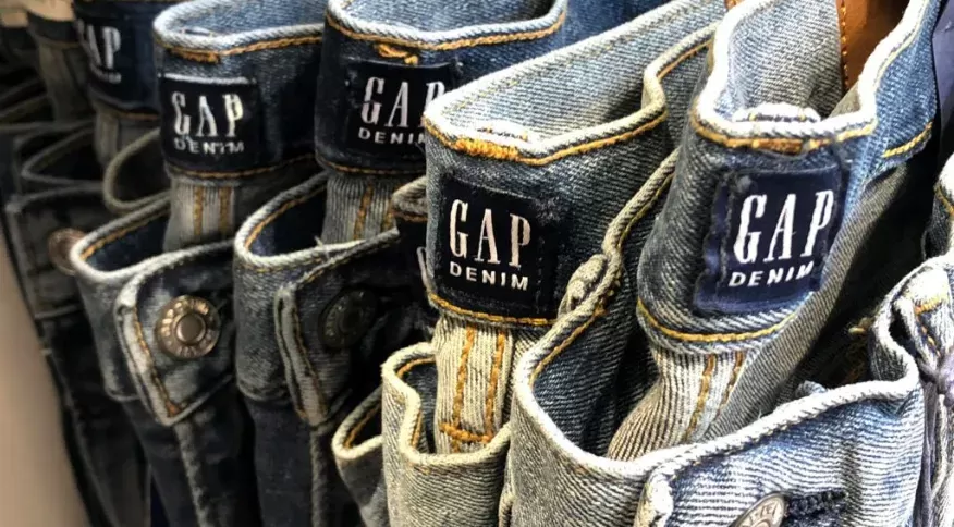 Como a Gap foi de potencia da moda jovem nos anos 90 para abacaxi na mao de CEOs