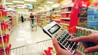 Vendas em supermercados e atacarejos despencam em maio