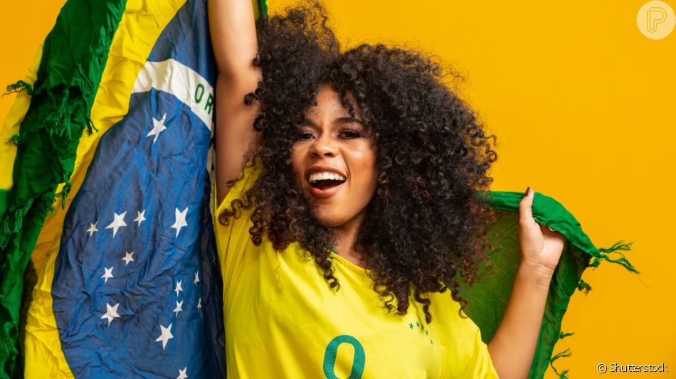 Copa do Mundo 2022 faltam so 100 dias e aqui estao itens de moda e beleza incriveis para torcer pelo Brasil