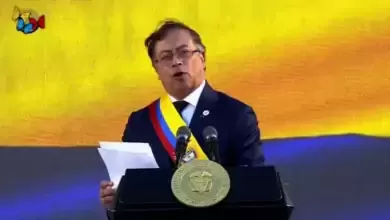 Gustavo Petro toma posse e fala em transformar a Colombia
