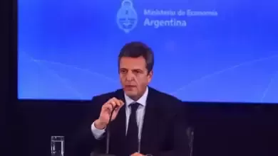 Novo ministro da Economia da Argentina assume com plano para reduzir deficit fiscal