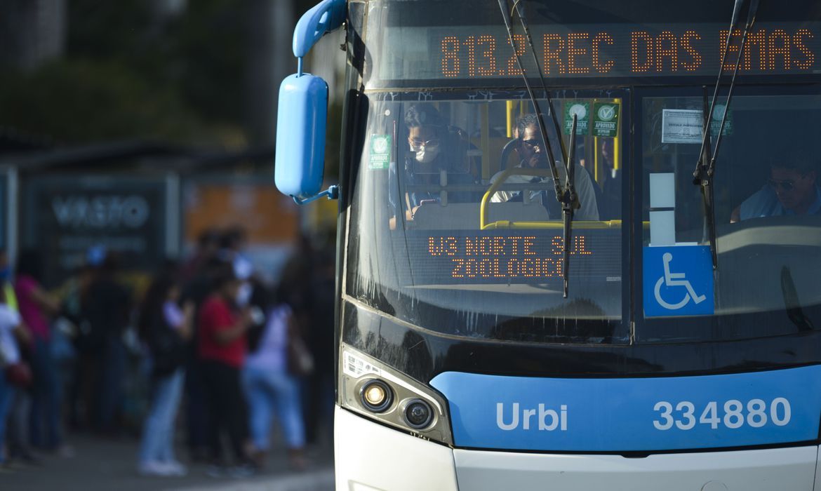 Onibus urbano perdeu 108 milhoes de passageiros em 2021