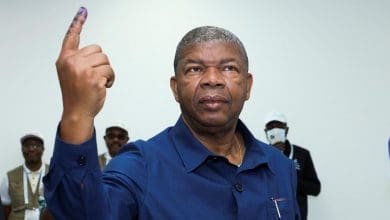 Partido governista vence eleicoes de Angola