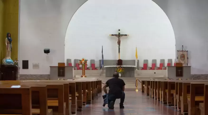 Policia da Nicaragua proibe procissao catolica em repressao a igreja no pais