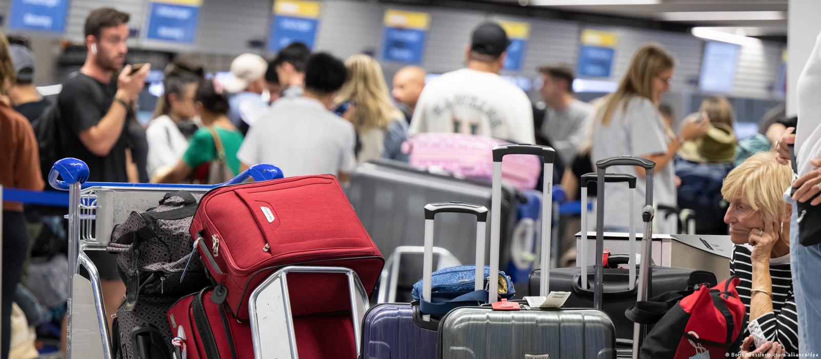 Greve de pilotos leva Lufthansa a cancelar mais de 800 voos