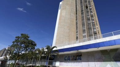 Caixa suspende credito consignado para beneficiarios do Bolsa Familia