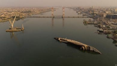 Destroco de iate de Saddam Hussein atrai turistas no Iraque