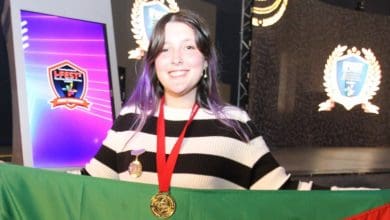 Jovem pesquisadora gaucha ganha medalha de ouro em feira na Tunisia