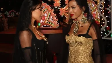 Anitta posa com Kim Kardashian no desfile de Alta Moda da Dolce Gabbana