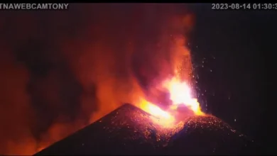 Erupcao do vulcao Monte Etna fecha o aeroporto de Catania na Sicilia