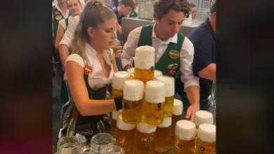 Garconete empilha e serve 13 litros de cerveja ao mesmo tempo na Oktoberfest em Munique
