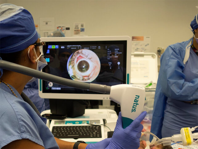 Realizado o primeiro transplante de um olho completo no mundo