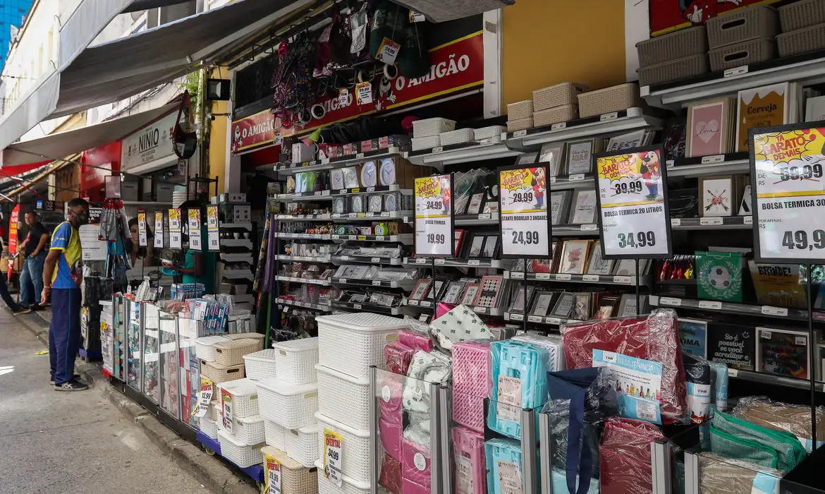 Sindilojas Alto Uruguai apresenta calendario sugestivo para o comercio no final de ano